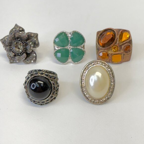 Statement Ring Lot of 5 Clover Flower Various Sizes Stretch - Picture 1 of 12